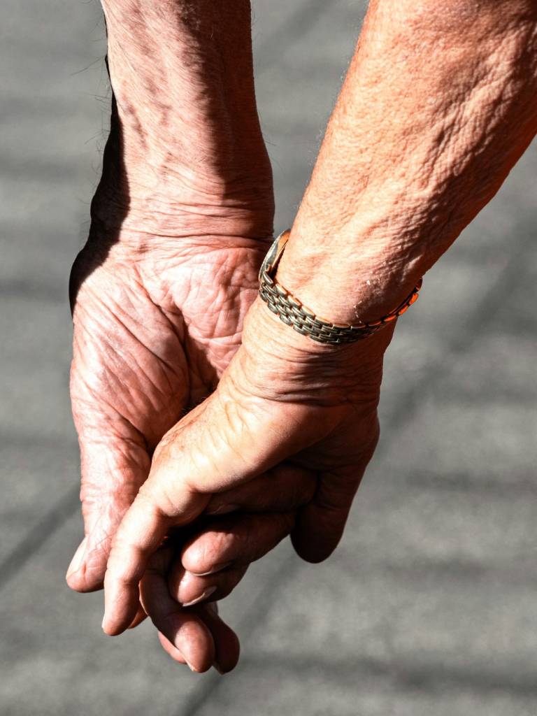 hands holding